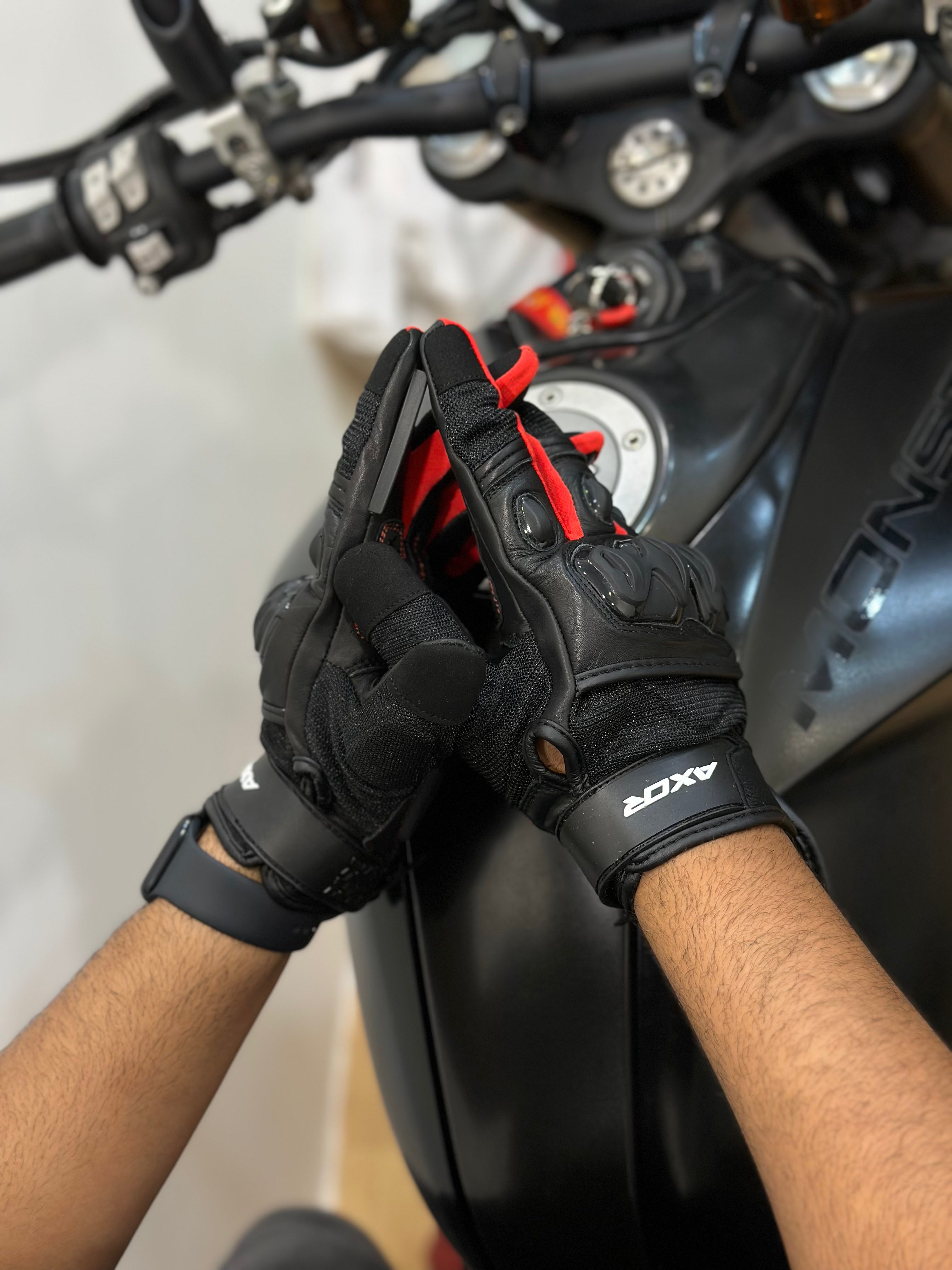 AXOR VIPER SHORT CUFF RIDING GLOVES