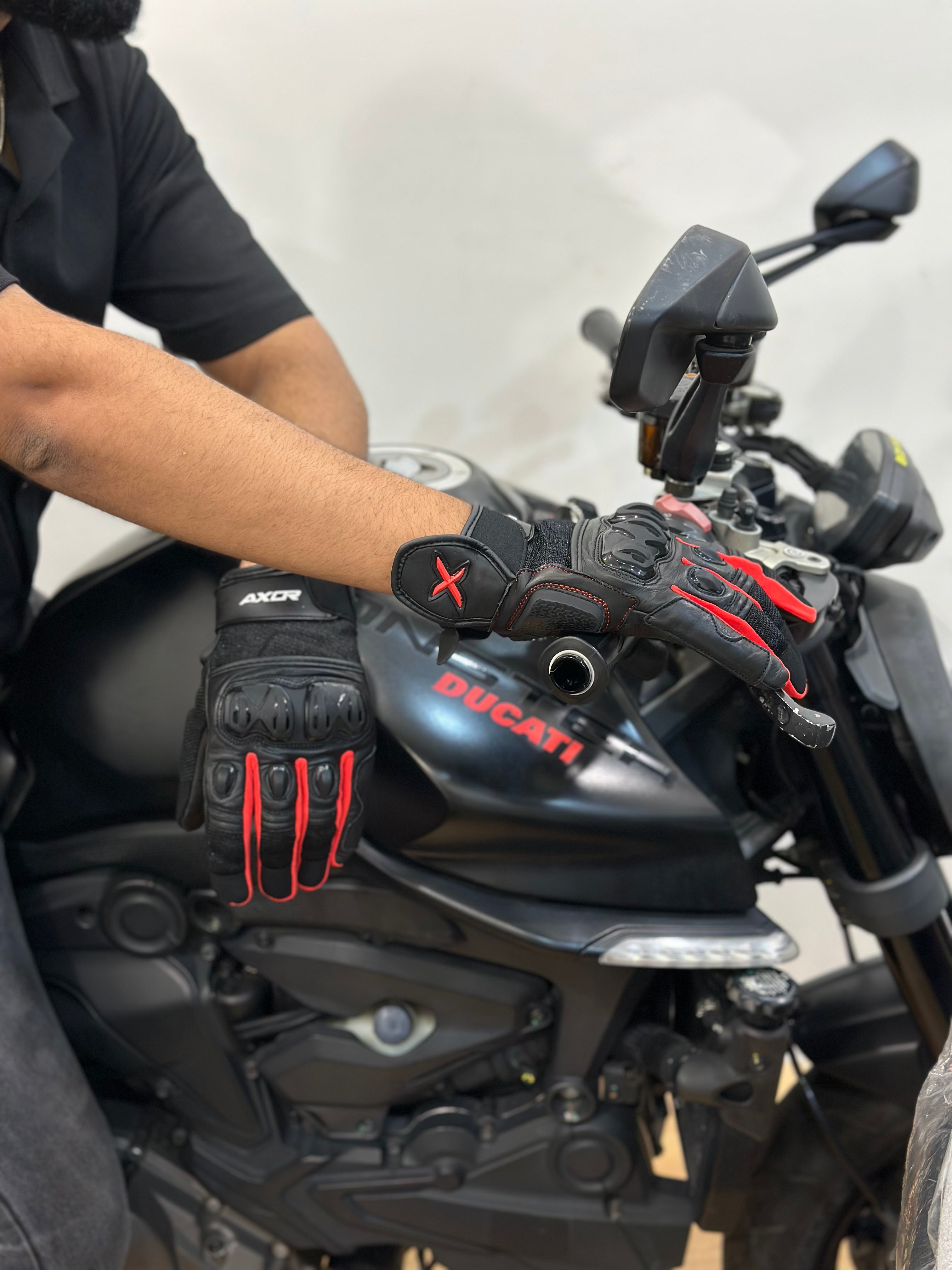 AXOR VIPER SHORT CUFF RIDING GLOVES