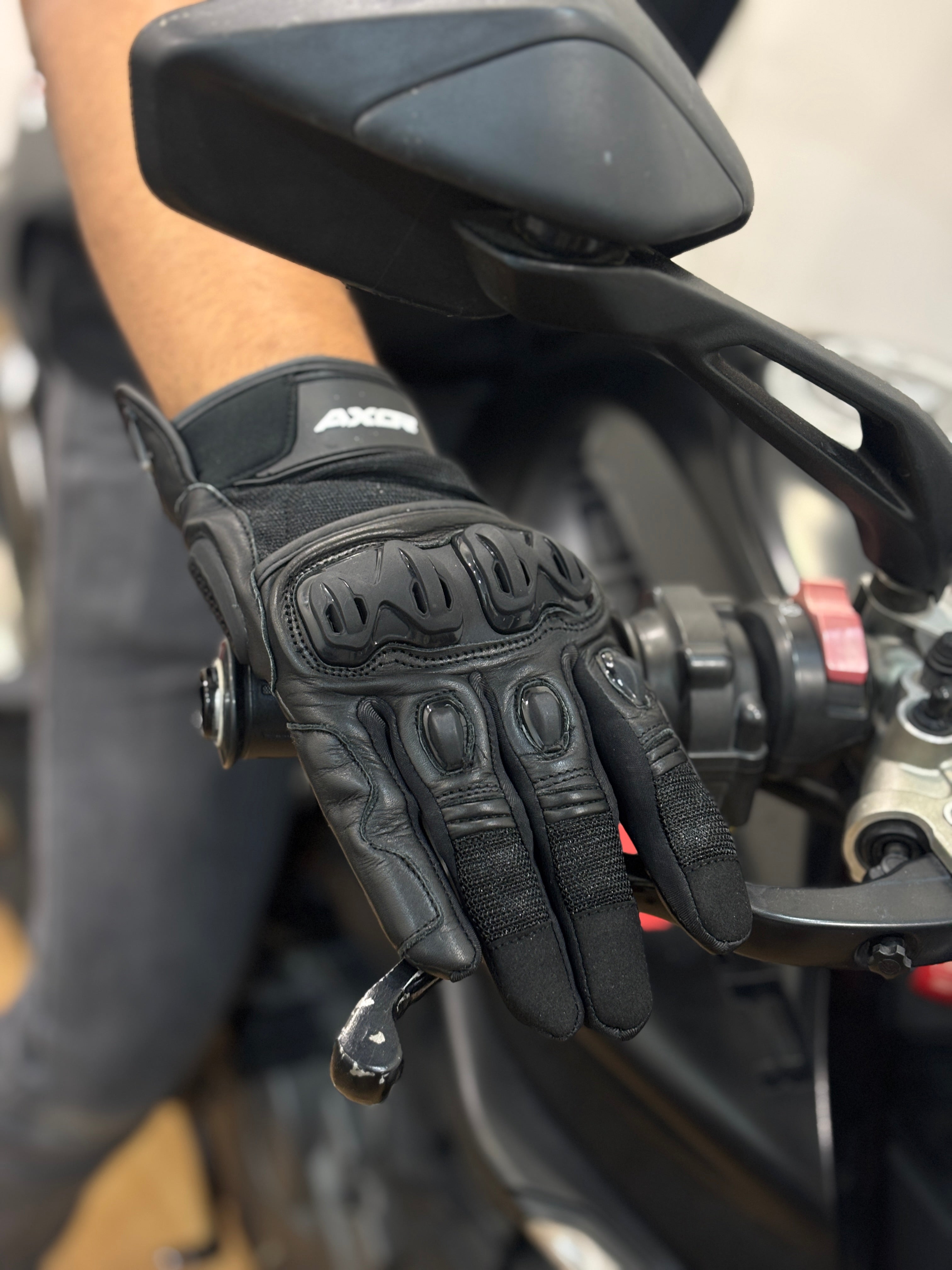 AXOR VIPER SHORT CUFF RIDING GLOVES